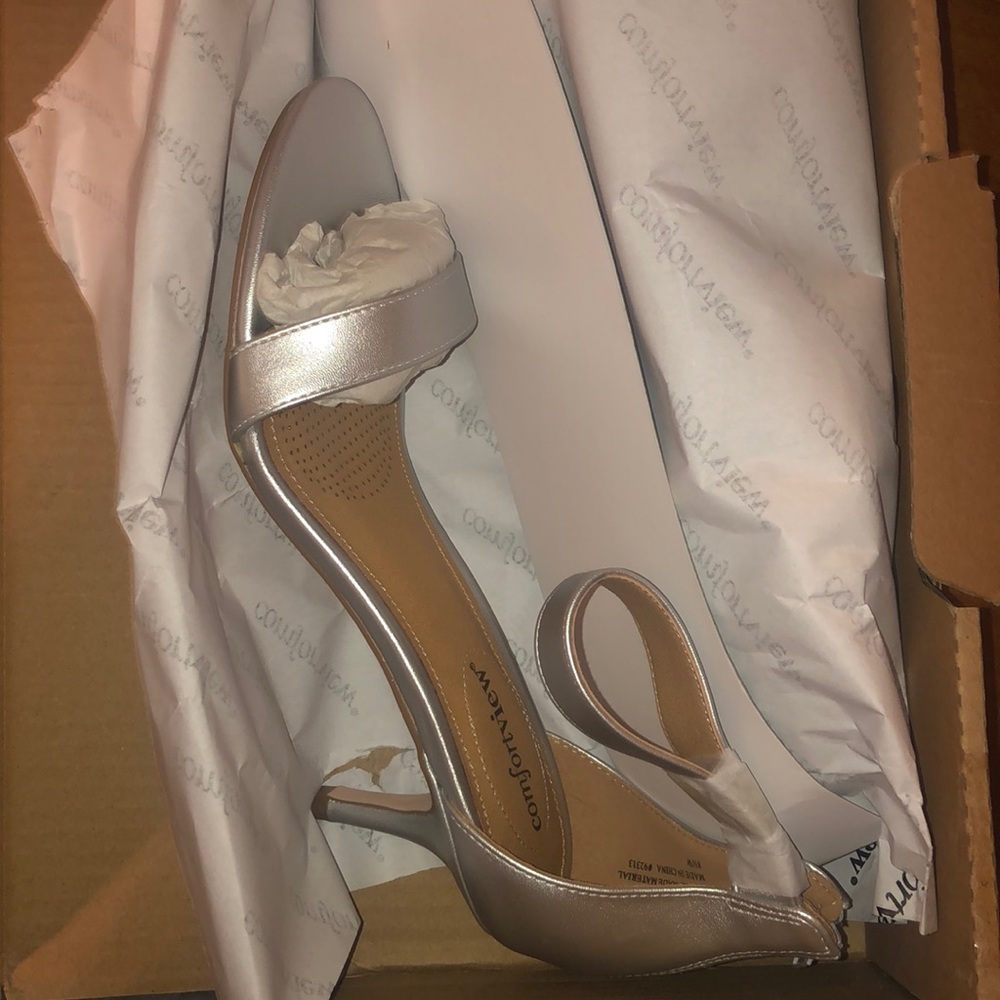 Silver ComfortView Heels